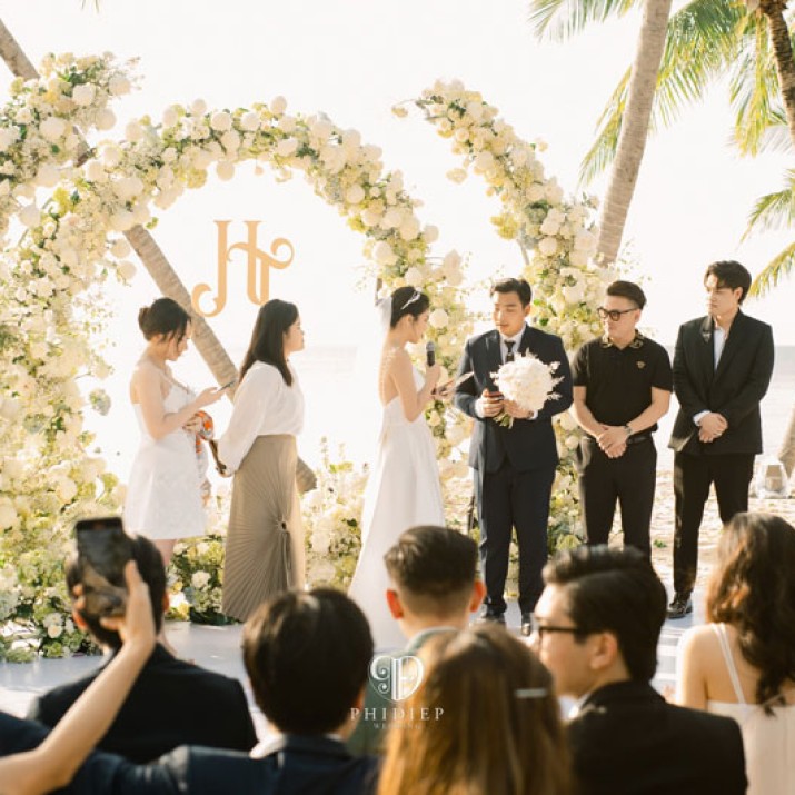 Cặp Đôi Đã Sẵn Sàng Để Tổ Chức Đám Cưới Của Mình?                       