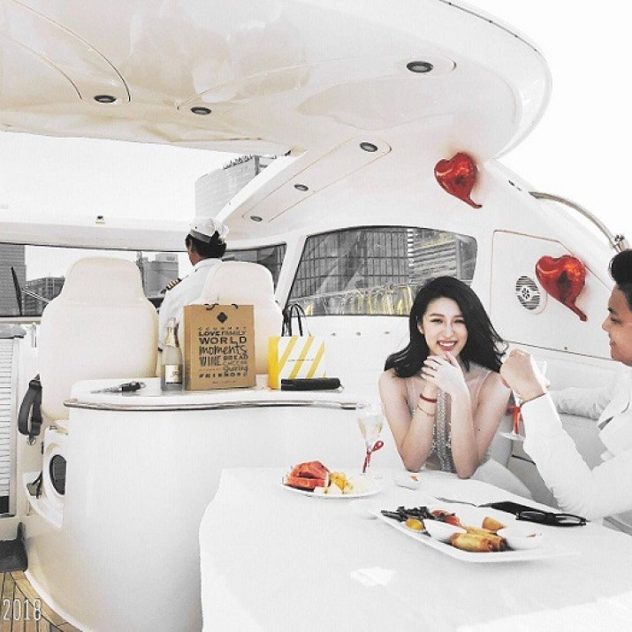 Cầu Hôn Trên Thuyền - Tại Sao Không?        