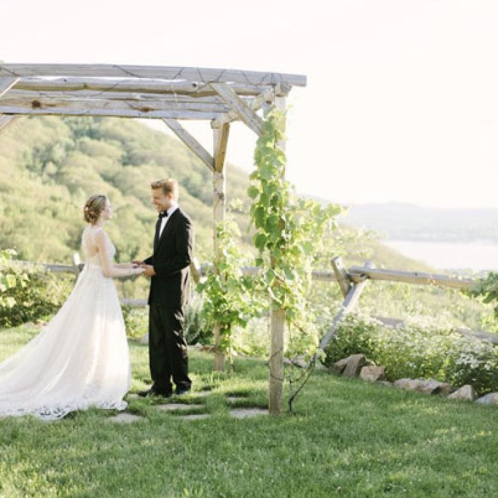 20 Ý Tưởng Trang Trí Tiệc Cưới Ngoài Trời            