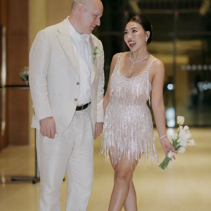 So Sánh Tiệc Cưới Trong Nhà Và Ngoài Trời