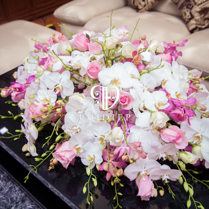 5 Kiểu Cắm Hoa Cưới Để Bàn Độc Đáo Nhất Hiện Nay                   
