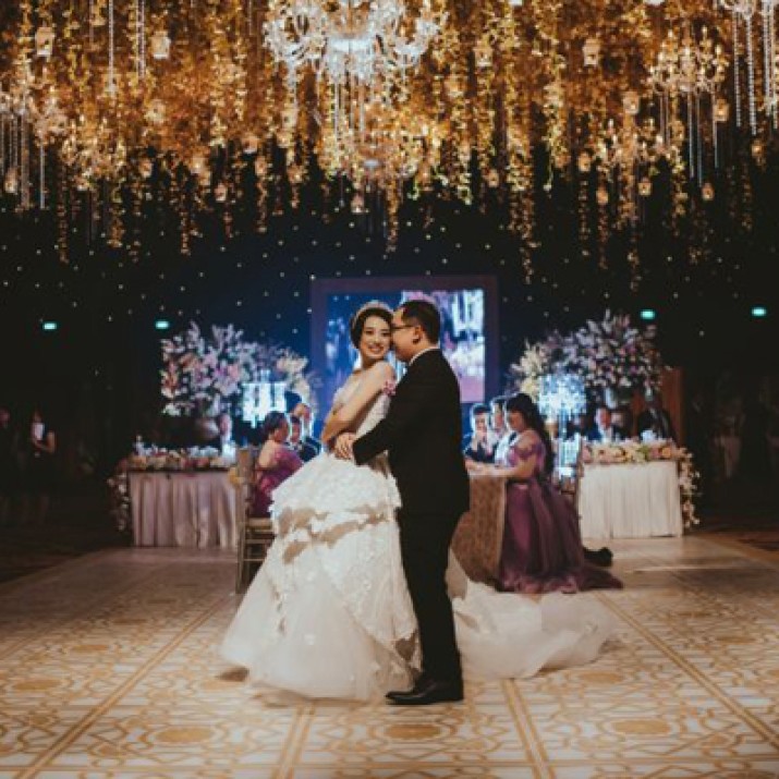 Loá Mắt Khung Cảnh Thần Tiên Của Lễ Cưới Ở Indonesia                