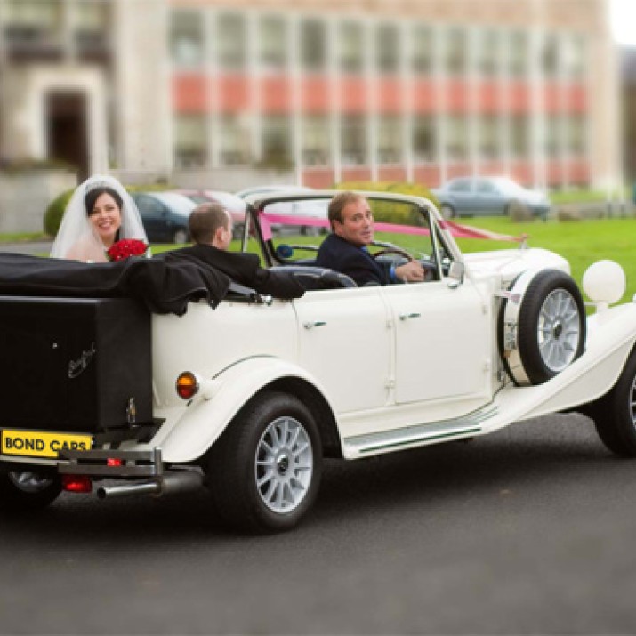 Dịch Vụ Thuê Xe Cưới Tại Hà Nội            