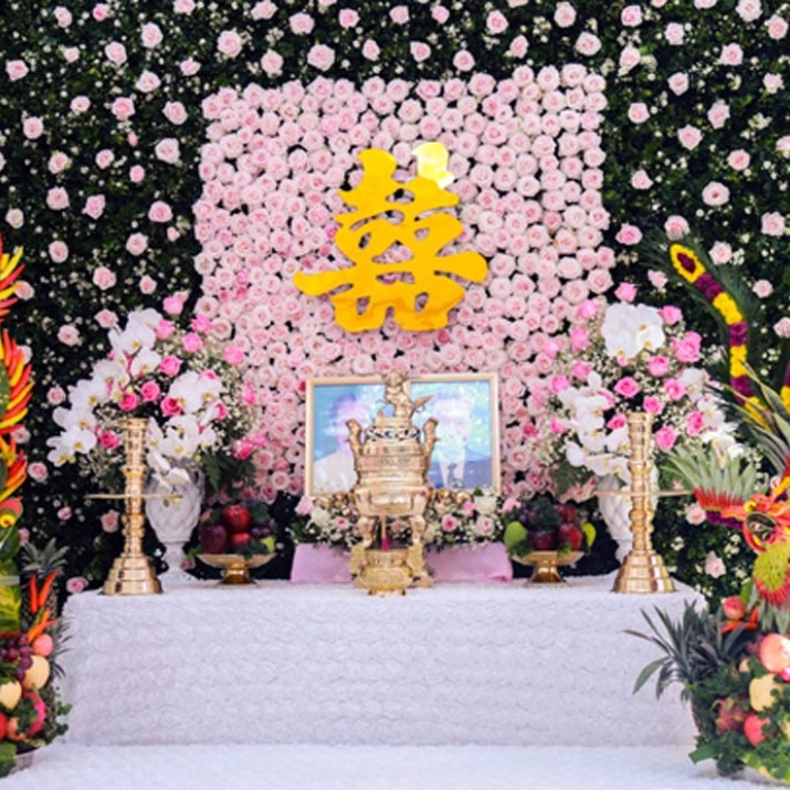 Lễ Đính Hôn Ngập Tràn Hoa Tươi Của Hoa Hậu Thu Vũ              