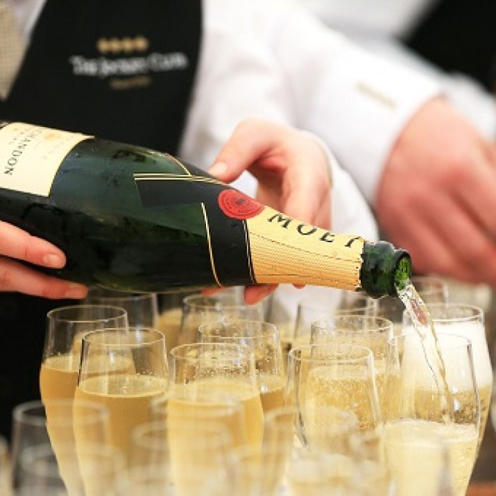 Phần 1-Những Chi Phí Khi Thuê Địa Điểm Tổ Chức Đám Cưới Ít Lường Tới                          