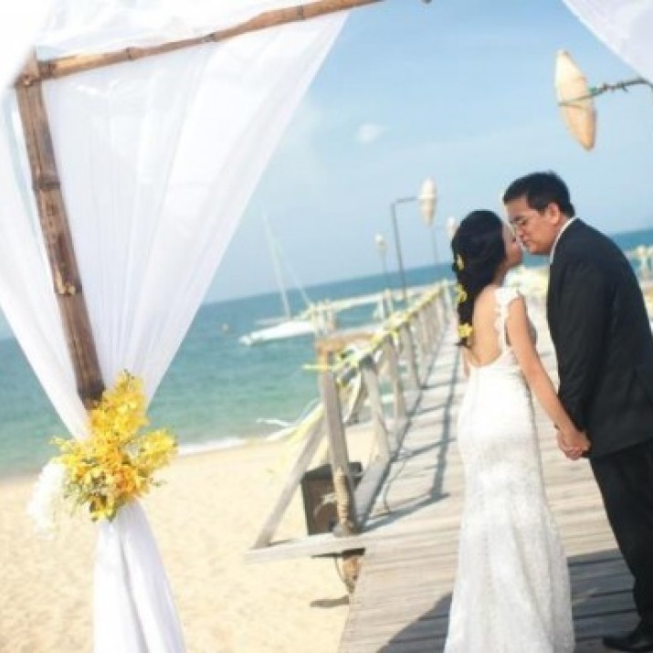 Vài Cách Trang Điểm Cô Dâu Tổ Chức Đám Cưới Ngoài Trời                  