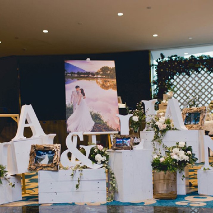 Bí Quyết Trang Trí Đám Cưới Với Tông Màu Trắng Sang Trọng                