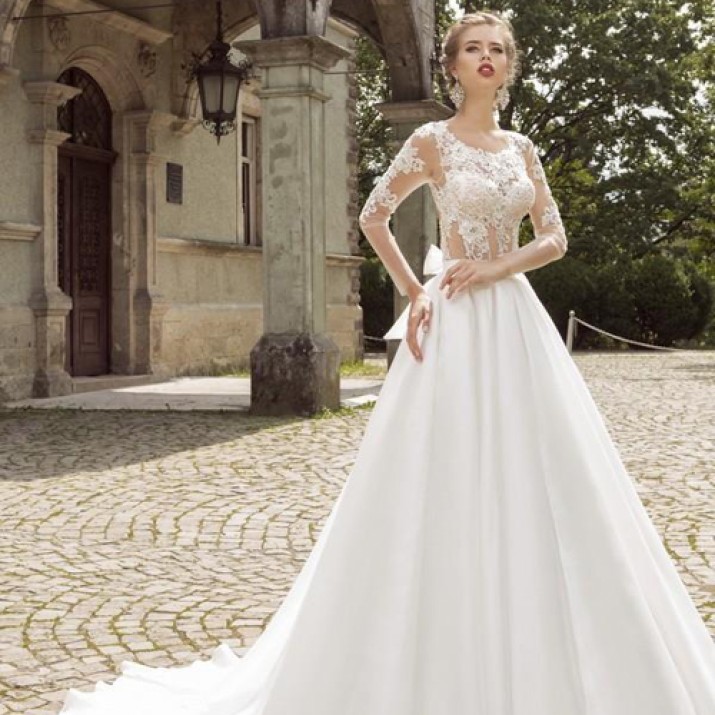 Lựa Chọn Váy Cưới Hoàn Hảo Cho Tân Nương Có Bắp Tay To                