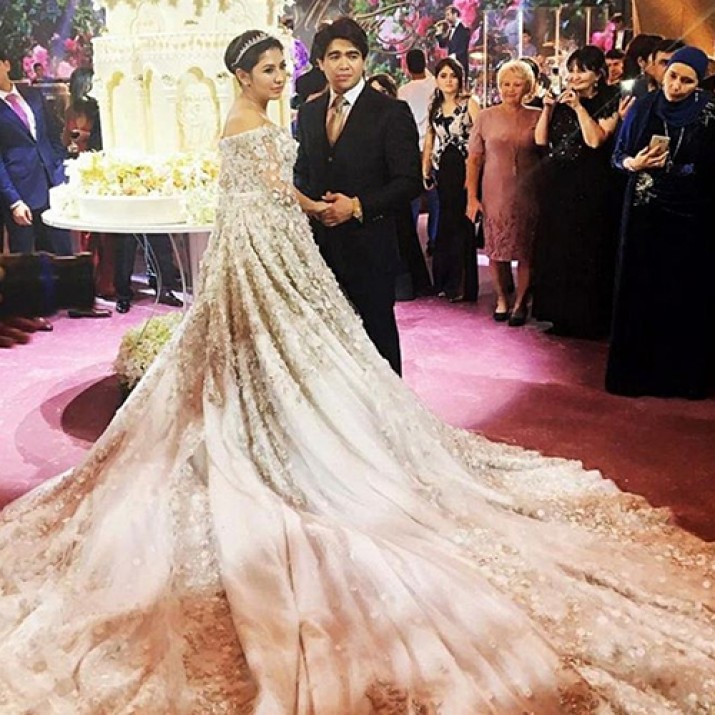 Bộ Váy Cưới Hơn 13 Tỉ Đồng Của Con Gái Tài Phiệt Nga                 