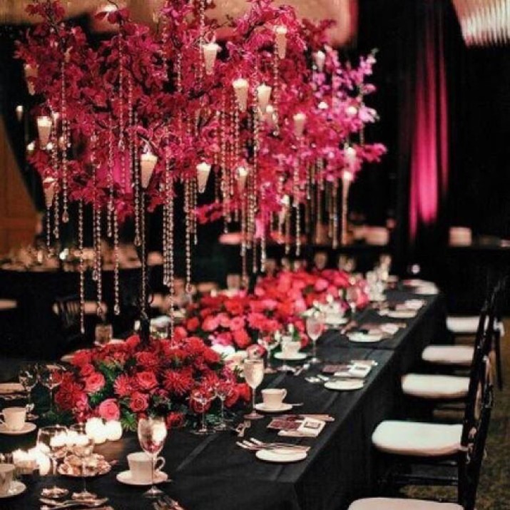 Những Mẫu Hoa Để Bàn Ngày Cưới Màu Đỏ Rượu Vang Quyến Rũ                     