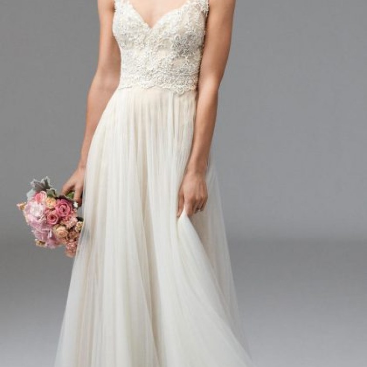 3 Kiểu Váy Cưới Đẹp Mê Ly Dành Cho Tân Nương Ngoài Bãi Biển                 