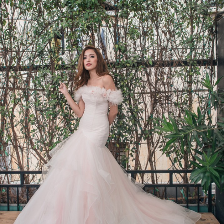 Váy Cưới Tông Màu Trắng Cho Tân Nương Ngày Trọng Đại                