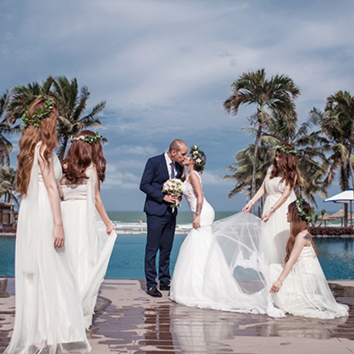 Doanh Nhân Người Australia Và Bộ Ảnh Cưới Sexy Tại Đà Nẵng                 