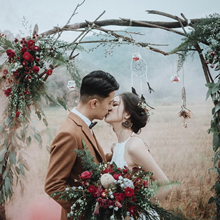 Lễ Cưới Của Cặp Đôi 8x Hà Thành Xôn Xao Trên Báo Tây                