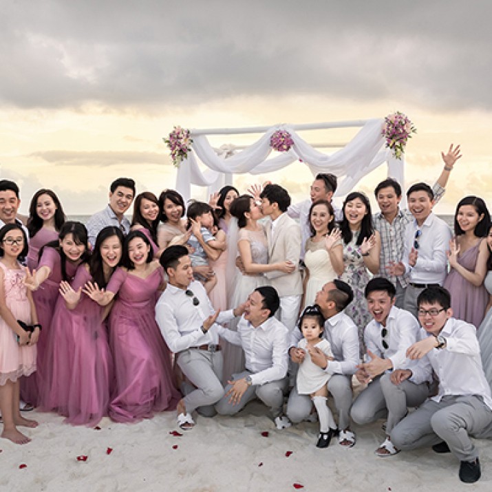 Lễ Cưới Ở Maldives Của Cặp Đôi Quen Nhau Từ Thuở Bần Hàn                   