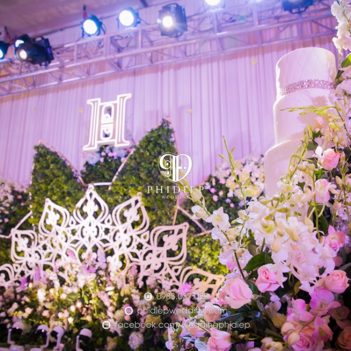 Các Khoản Phải Chi Khi Tổ Chức Đám Cưới Phương Xa               