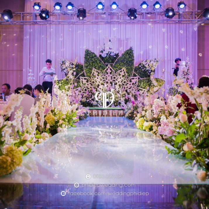 Lời Tư Vấn Của Chuyên Gia Về Hoa Trang Trí Đám Cưới               