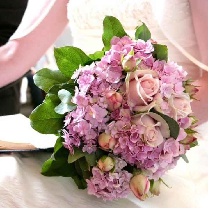 Những Điều Cần Lưu Ý Trước Khi Đặt Hoa Cưới                 