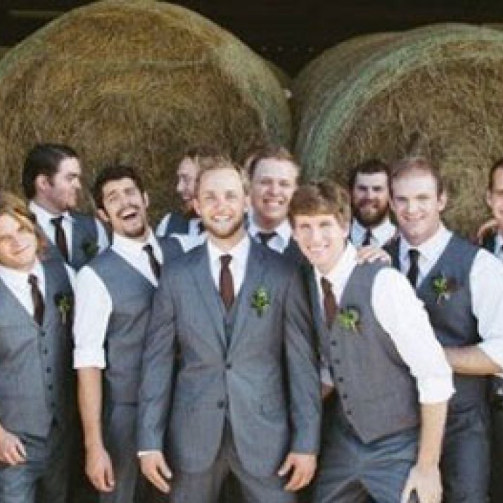 Trang Phục Cưới Thời Thượng Nhất 2017 Mà Cặp Đôi Cần Biết                    