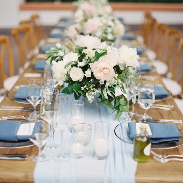 Sử Dụng Hoa Cỏ Mùa Hè Để Trang Trí Bàn Tiệc Cưới Lung Linh Như Cổ Tích                     