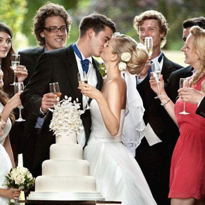 Tổ Chức Gộp Chung Lễ Ăn Hỏi Và Lễ Cưới Trong Cùng Một Ngày                    