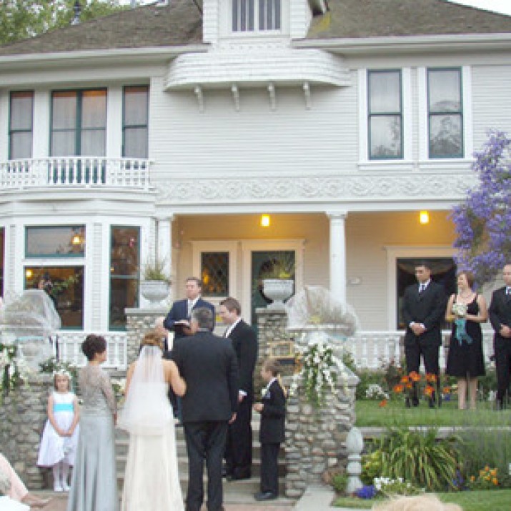 Bí Quyết Tiết Kiệm Chi Phí Tổ Chức Đám Cưới                