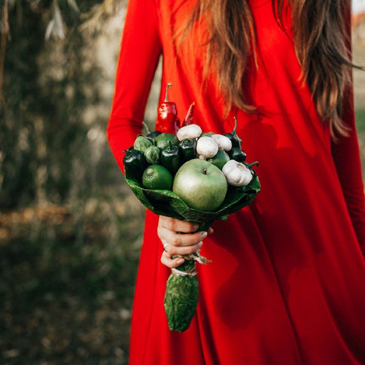 Hoa Cưới Độc Đáo Đầy Sáng Tạo Từ Rau, Củ, Quả Cho Cô Dâu Cá Tính                       