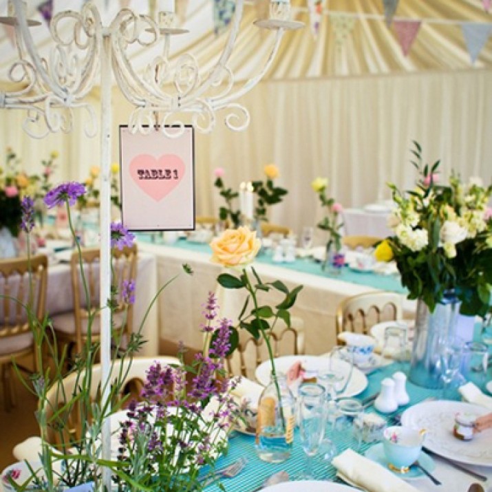 Một Số Hướng Dẫn Giúp Bạn Sắp Xếp Chỗ Ngồi Cho Khách Thật Hợp Lý                         