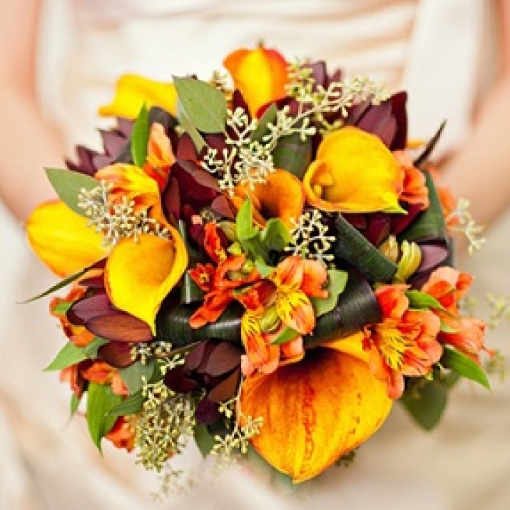 Bí Quyết Lựa Chọn Hoa Cưới Cầm Tay Theo Mùa Phù Hợp Với Vóc Dáng Cô Dâu                     