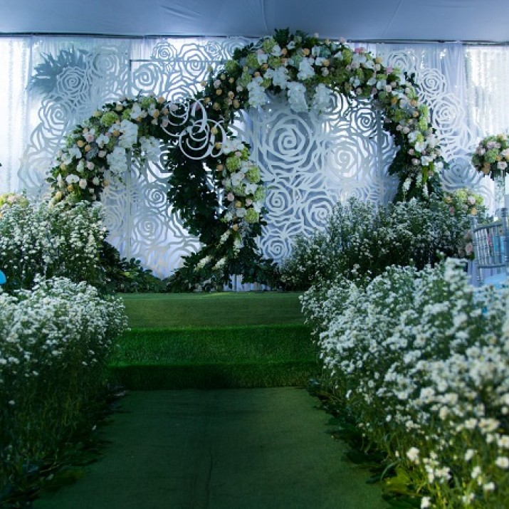 Không Gian Cưới Của Cô Dâu 9x Tràn Ngập Hoa Tươi            