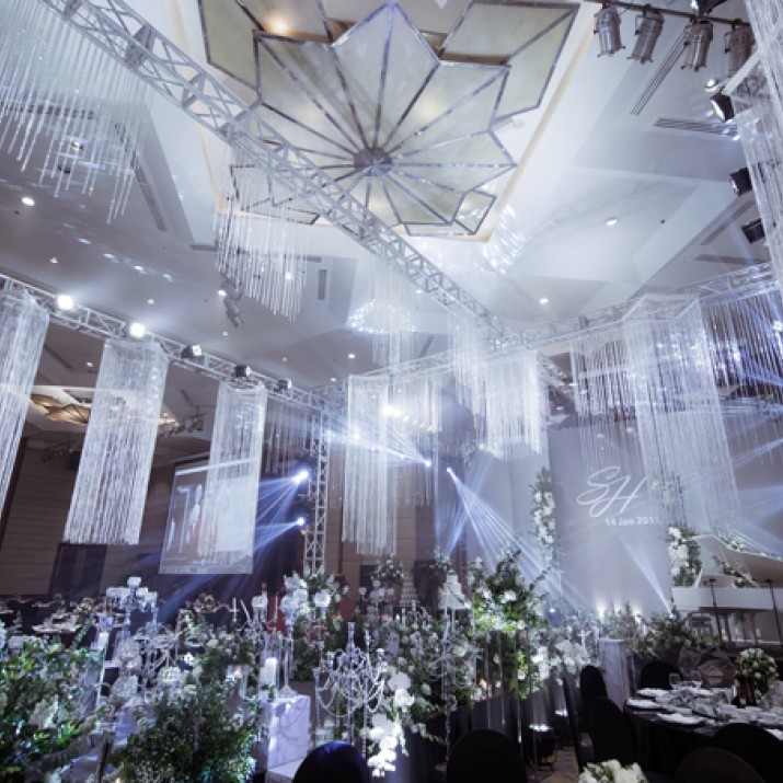 Lấp Lánh Ánh Bạc Với Đám Cưới Của Đôi Uyên Ương Hà Thành                     