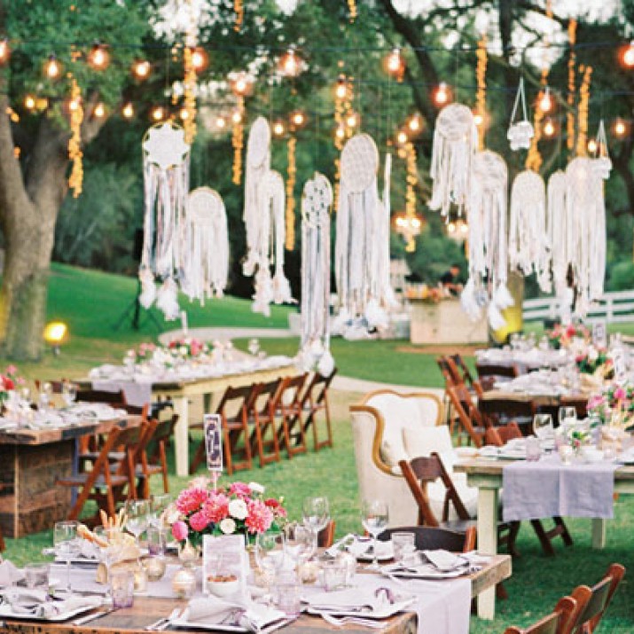 {Gợi Ý} Cách Trang Trí Hoa Để Bàn Ngày Cưới Đẹp - Thơ Mộng                  