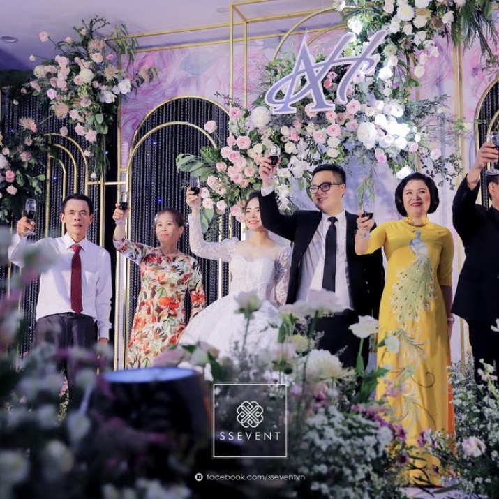 Giới Thiệu Dịch Vụ Trang Trí Tiệc Cưới Tại Nhà Hàng                 