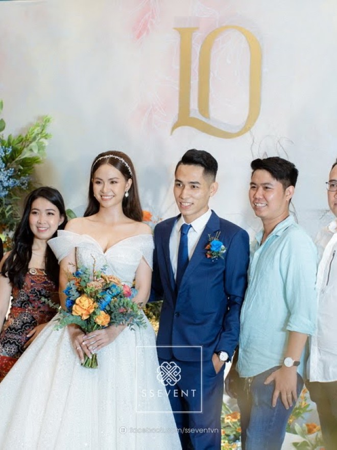 Hoàng Long x Tuyết Oanh // Adora