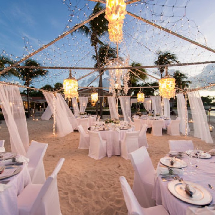 Tham Khảo Những Gợi Ý Trang Trí Tiệc Cưới Lãng Mạn Cho Cặp Đôi                   