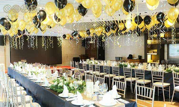 tổ chức tiệc tất niên