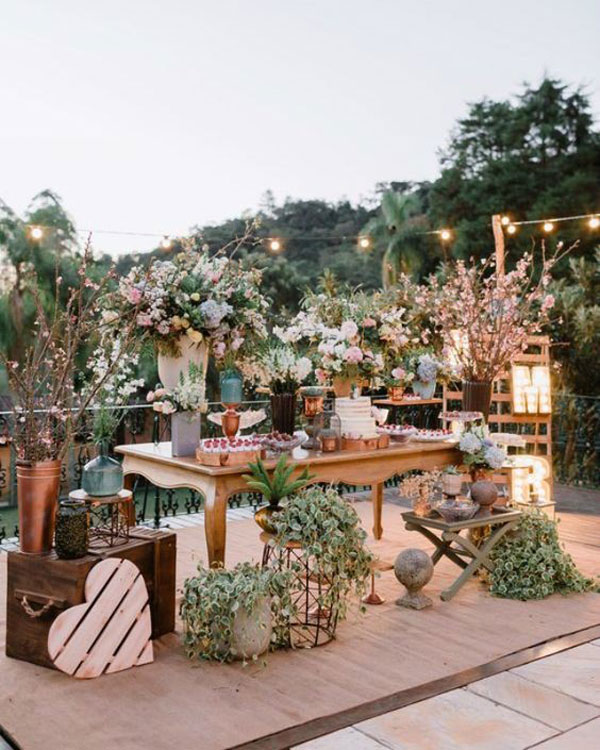 Trang trí hôn lễ ngoài trời đẹp