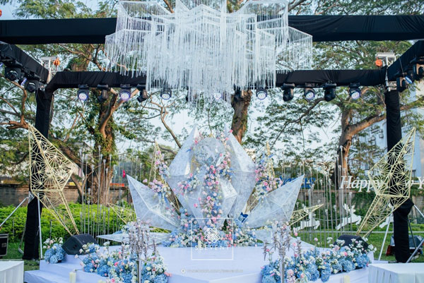 Trang trí hôn lễ ngoài trời đẹp