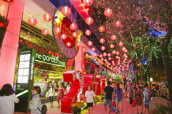 trang trí tết trung tâm thương mại