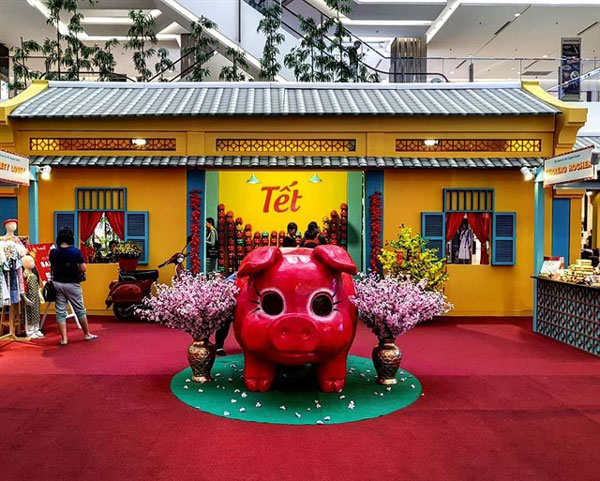 trang trí tết trung tâm thương mại
