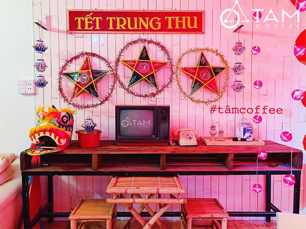 trang trí trung thu quán cafe