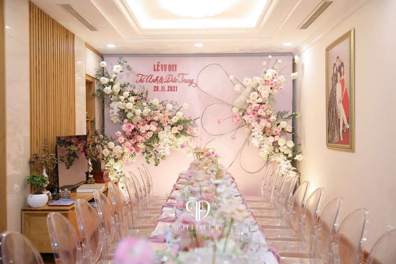 Wedding Planner tạo kiểu bàn đám cưới như thế nào?