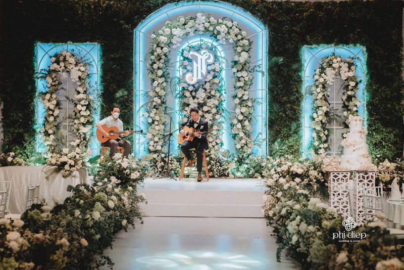 Wedding Planner | Wedding Decorator - Một người làm dịch vụ cưới hỏi trọn gói theo khái niệm truyền thống ai quan trọng, ai hơn ai?