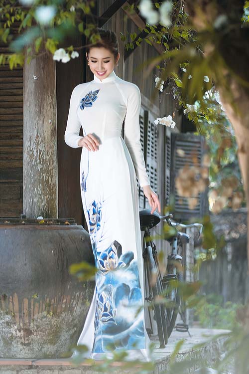 Những bộ áo dài cưới thướt tha lại mang đậm nét truyền thống duyên dáng