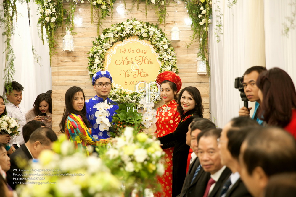 Không khí tiệc cưới