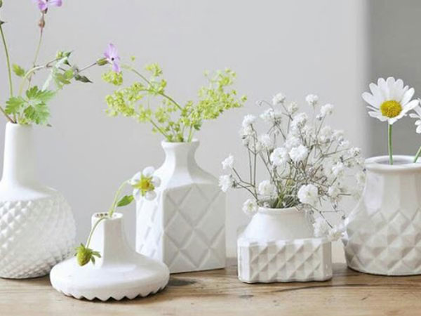 hoa để bàn ngày cưới đơn giản
