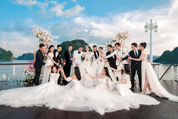 trang trí đám cưới trên du thuyền