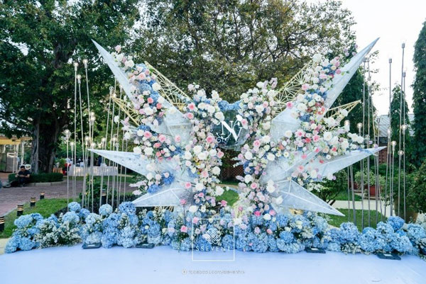 Trang trí backdrop chụp hình cưới