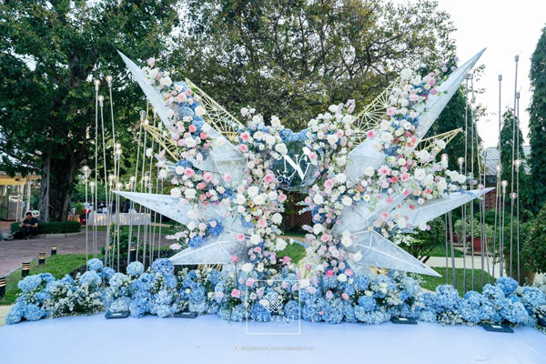 trang trí tiệc cưới sân vườn