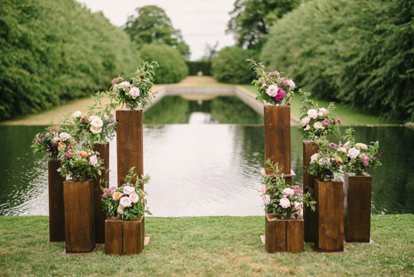 Xu hướng trang trí tiệc cưới ngoài trời năm 2020